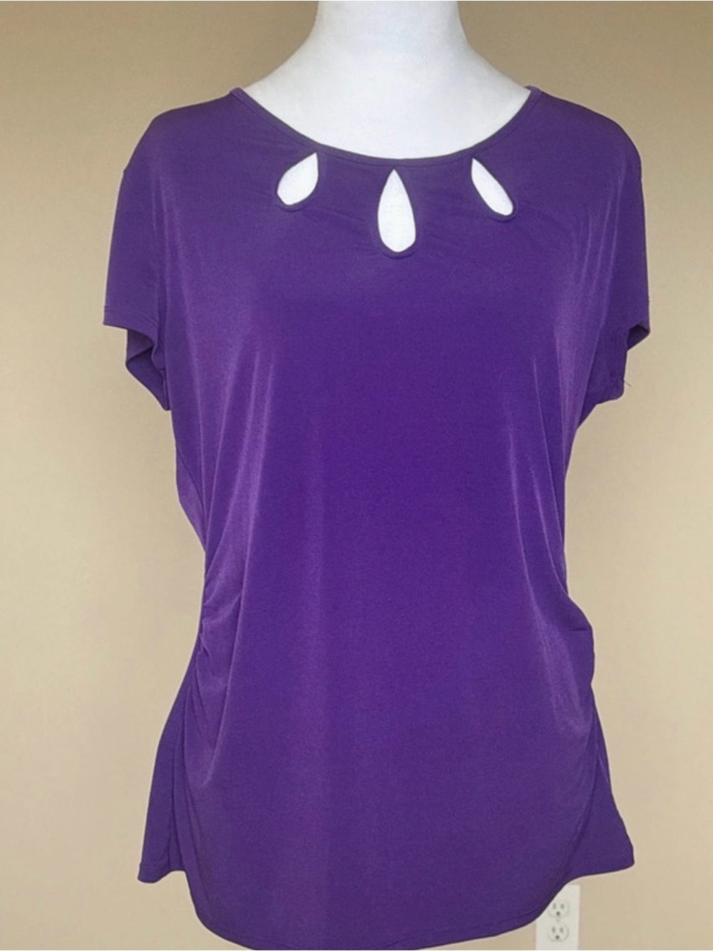 New York & Company Purple Keyhole Detail Women's Top